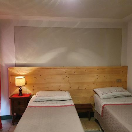 B&B Il Pettirosso Malonno Esterno foto