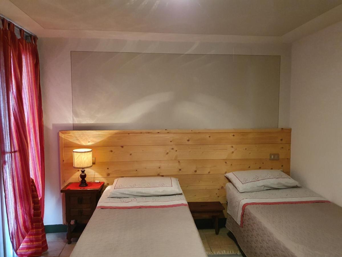 B&B Il Pettirosso Malonno Esterno foto